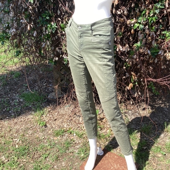 H&M L.O.G.G. Cropped Olive Green Zipper Leg Jean Joggers - Picture 6 of 7